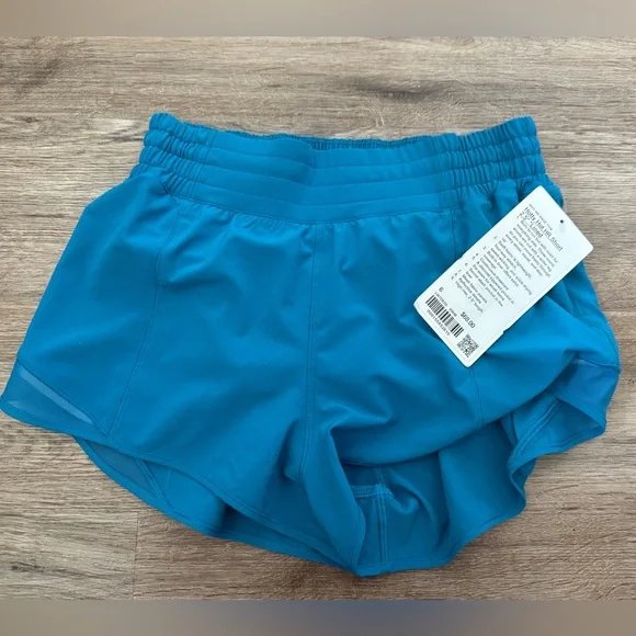 NWT lululemon Hotty Hot 2.5 in hawaiin blue - Picture 2 of 5